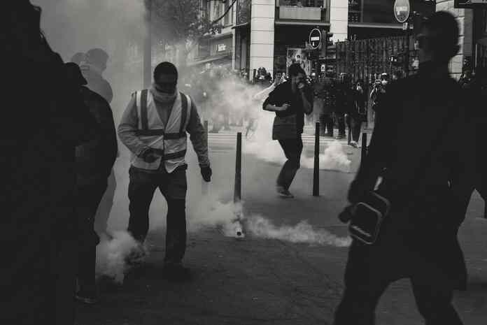 Σαρώνει η βία ανήλικων: Συλλήψεις σε Αγία Παρασκευή και Βουλιαγμένη!