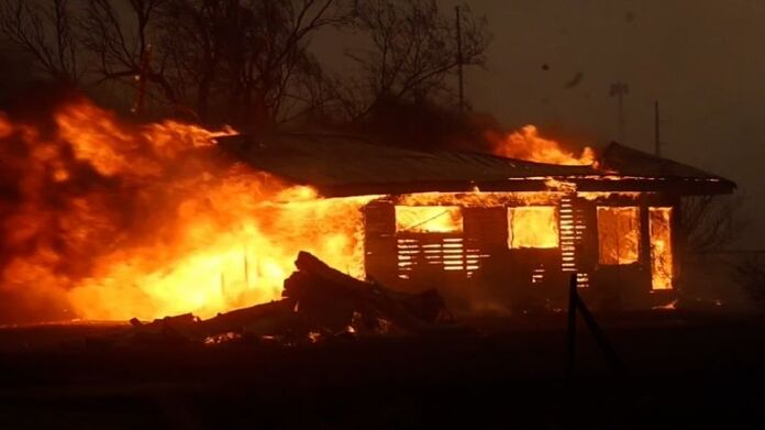 Texas:Μάχες πεζοναυτών με FEMA