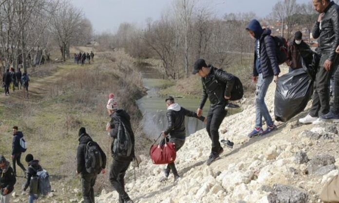 Εκτοξεύτηκε ο αριθμός των παράνομων μεταναστών σε Έβρο και νησιά !!!