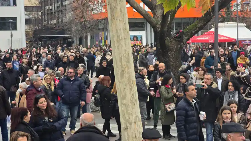 Συγκέντρωση και στην κεντρική πλατεία Λάρισας