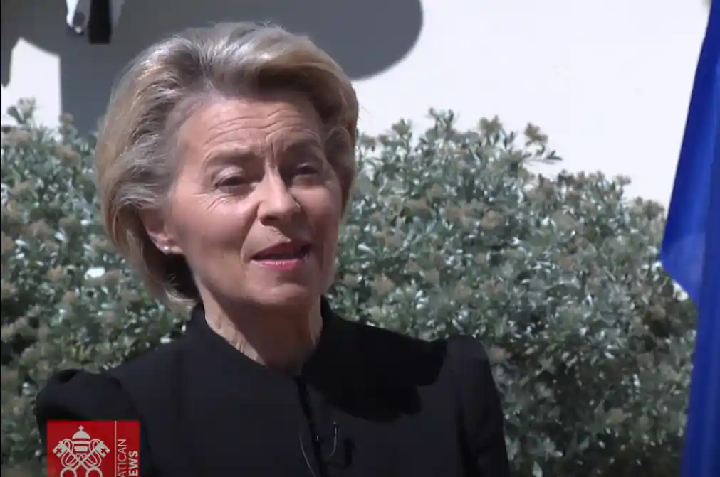 Pfizergate: Για τι κατηγορείται η επικεφαλής της EC Von Der Leyen;