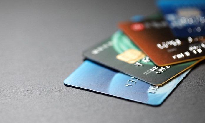 Πώς να αφαιρέσετε πιστωτικές κάρτες ή μεθόδους πληρωμής από το Google Play