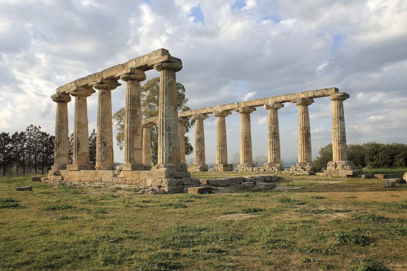 ΓΚΡΕΜΙΖΑΝ ΝΑΟΥΣ ΚΑΙ ΕΛΙΩΝΑΝ ΧΡΥΣΕΛΕΦΑΝΤΙΝΑ ΑΓΑΛΜΑΤΑ